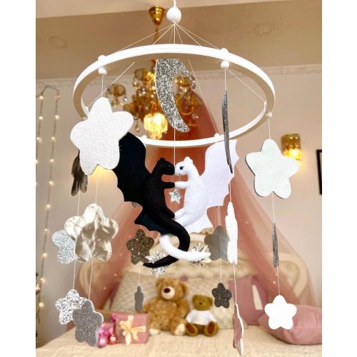 Baby mobile dragon - Nursery decor dragons - Crib animals mobile - White and black mobile - Star and sleeping moon mobile - Baby shower gift