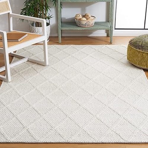 SAFAVIEH Natura Collection Accent Rug - 4' x 6', Ivory & Ivory, Handmade Wool & Viscose, Ideal for High Traffic Areas in Entryway, Living Room, Bedroom (NAT310A)