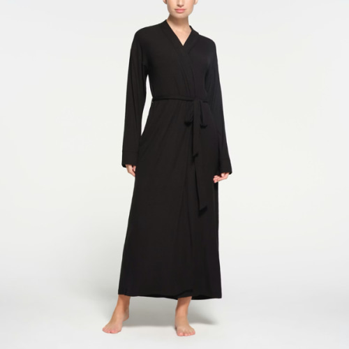 SOFT LOUNGE LONG ROBE | ONYX | SKIMS