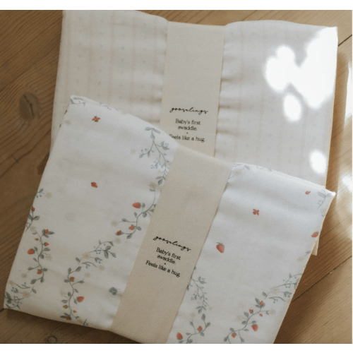 Petal Scallops Swaddle - Pink | Gooselings