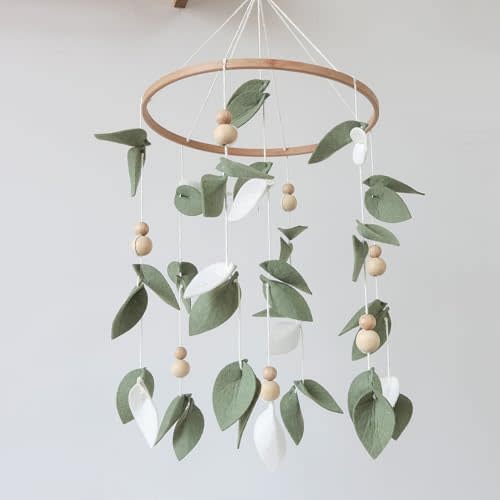 Green Leaf Crib Mobile Forest Baby Mobile for Crib Green Leaf Baby Crib Mobile with Wooden Bead Woodland Baby Mobile for Bassinet Toys Hanging