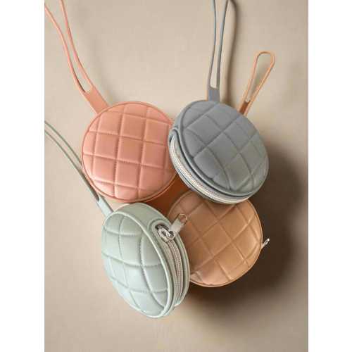 Silicone pacifier case zipper