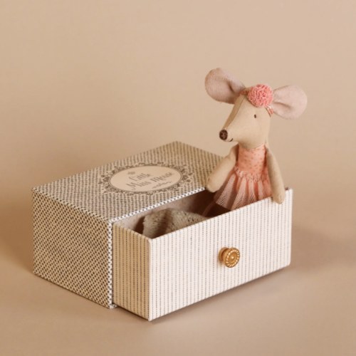 Maileg Dancing Mouse in Daybed– Odin Parker
