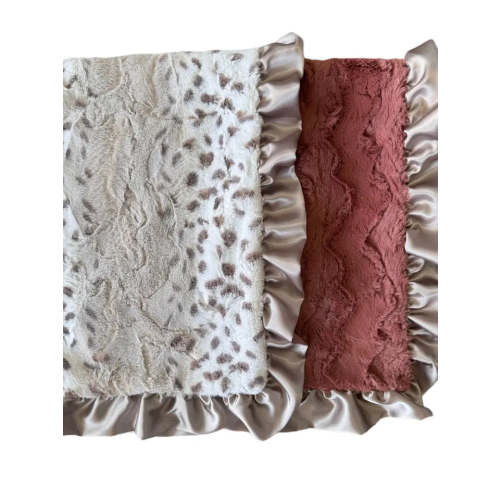 Sienna Snowcat Luxe Cuddle Blanket