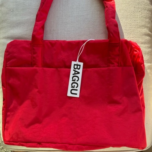 BAGGU Cloud Carry-on | Candy Apple Red