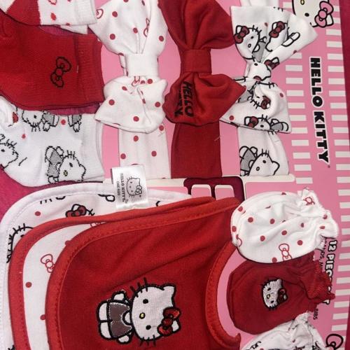 Hello kitty headband , mittens, socks
#hellokitty...