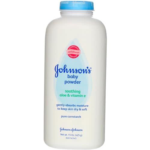 Johnson’s Baby Powder with Naturally Derived Cornstarch Aloe & Vitamin E, Hypoallergenic, 15 oz
