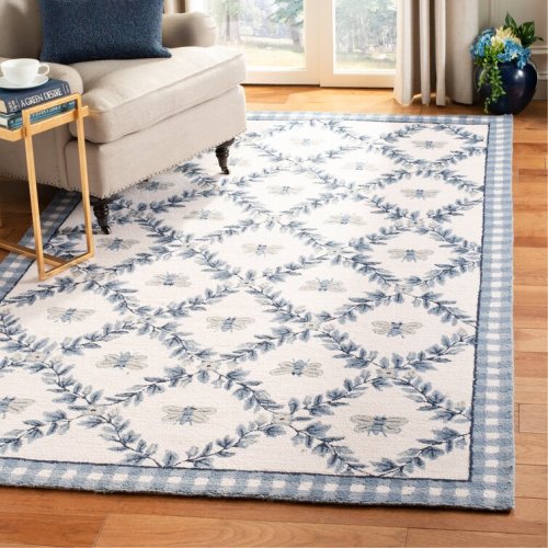 Kinchen Hand Hooked Wool Floral Rug