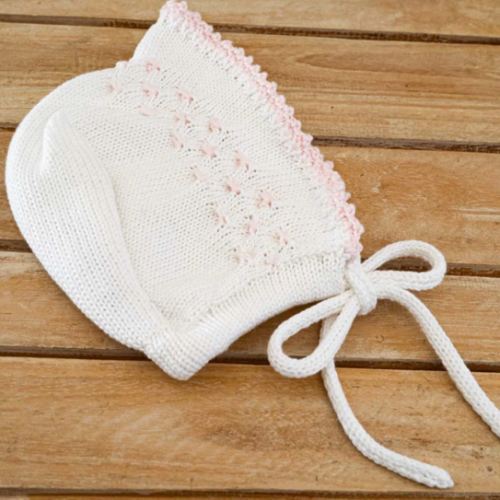 Hand-Embroidered Cotton Bonnet with Contrasting Trim – Pukatuka
