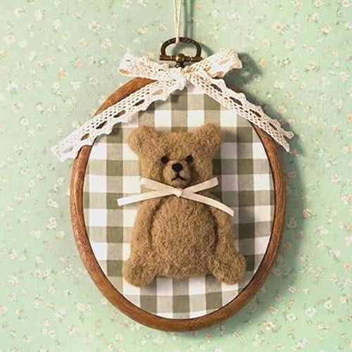 Soulchen Felted Bear Nursery Wall Decor 5 x 6 Inch Vintage We Can Bearly Wait Teddy Bear Wall Art Decorative Cute Animal Artwork for Nursery Bathroom Living Room Bedroom Farmhouse Decoration