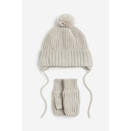 2-PIECE BEANIE AND MITTENS SET