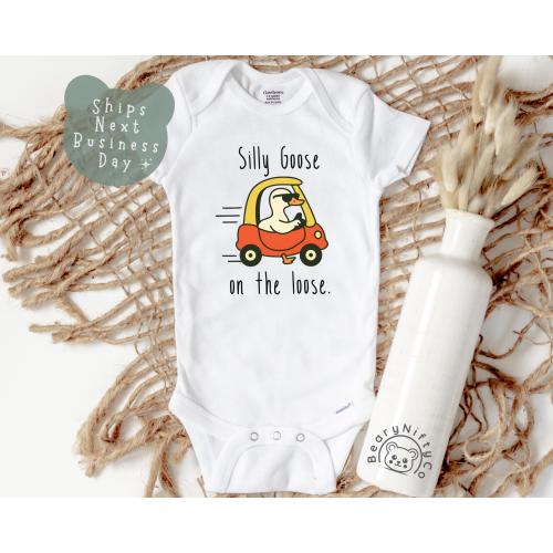 Silly Goose Baby Onesie®, Cute Baby Goose On The Loose Baby Bodysuit, Funny Unisex Baby Goose Print Coupe Toy Car Outfit for Newborns