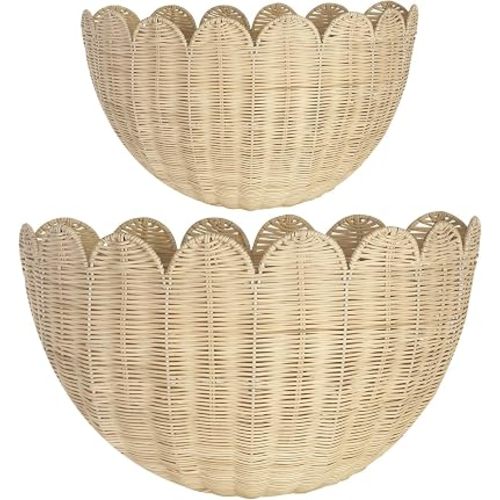 Set of 2 Scalloped Rattan Wall Baskets, Large and Small Hand Woven Wall Mounted Storage Organizer with 4 Adhesive Hooks & 4 No Trace Hooks, Boho Home Decor for Kitchen Bathroom Living Room