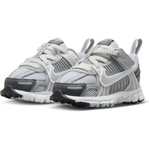 Kids' Vomero 5 Sneaker, 5 M