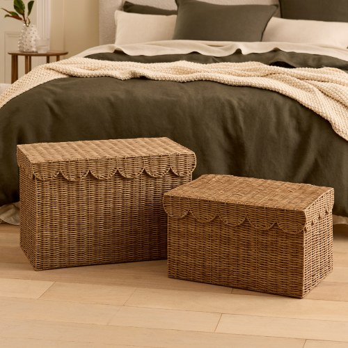 Scalloped Natural Lidded Basket - medium