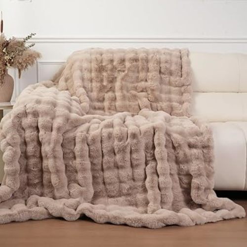 macinso Faux Fur Throw Blanket -1000GSM Thick Warm Soft Cozy Plush 3D Bubble Fluffy Throw for Couch Chair Bed Sofa Living Room, Boho Home Decor & Christmas Birthday Gifts for Women (Wheat, 50inX60in)