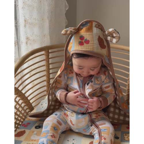 Organic Muslin Hooded Bath Towel - Bloom Barn – AEGI BLOOM
