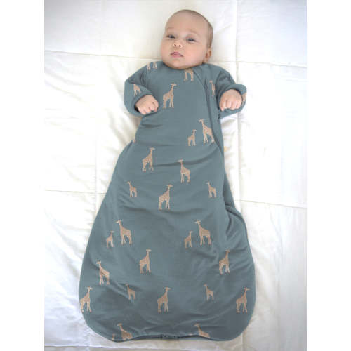 Giraffe Moss Sage 1.0 TOG Long Sleeve Transitional Bamboo Viscose Swaddle Sack | günamüna