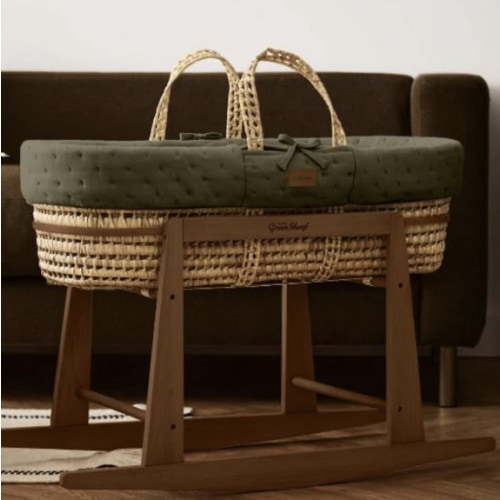 Organic Dimple Quilted Moses Basket, Mattress & Walnut Rocking Stand J ‐ The Little Green Sheep