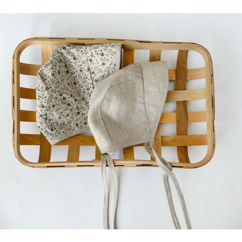 0-3m or 3-6m Natural Linen Bonnet with Visor – Olive and Cradle
