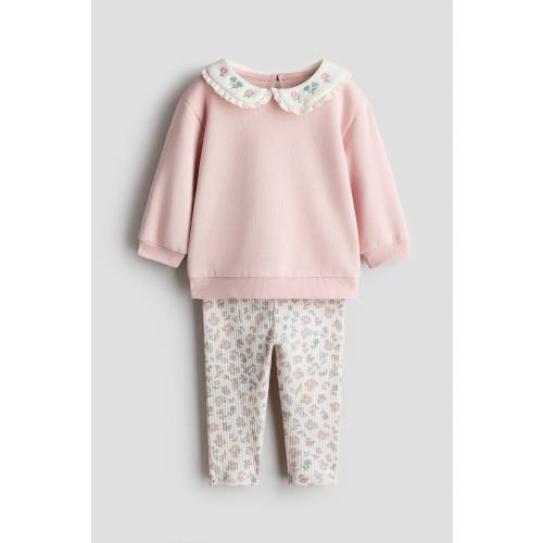 2-PIECE TOP AND LEGGINGS SET