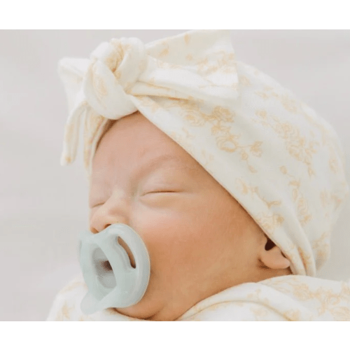 RUCHED BEANIE WITH BOW