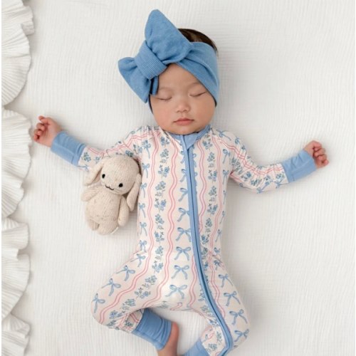Amelia Bow Zipper Romper.                      SIZE: Newborn or Larger