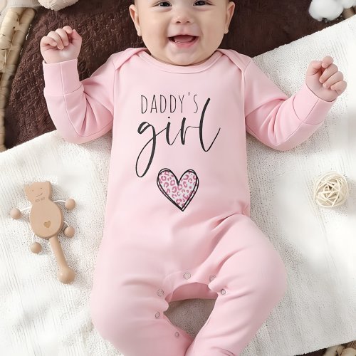 Daddy's Girl Newborn Long Sleeve Long Pant Footed Romper All Season Baby Outdoor One-Piece Easy On Off Ideal Baby Shower Gift for Mother's Day Father's Day Easter Pregnancy, Perfect for Outdoor