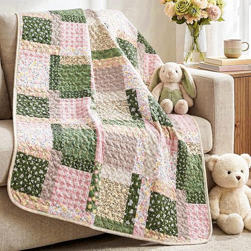 Chumia 30"x40" Green Wildflower Boho Baby Quilt Flower Quilted Blanket