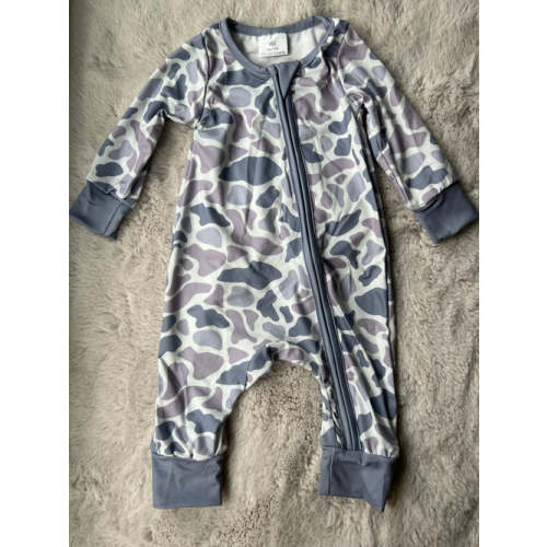 Grey Camo Zippy