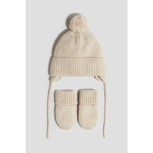 2-PIECE BEANIE AND MITTENS SET