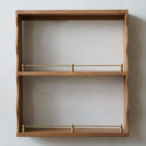 Faye Scallop Shelf with Brass Rails – Magnolia