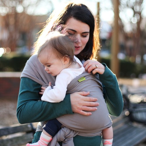 Boba Classic Wrap in Dusty Pink | Soft, Supportive & Ergonomic Baby Carrier | iL Tutto