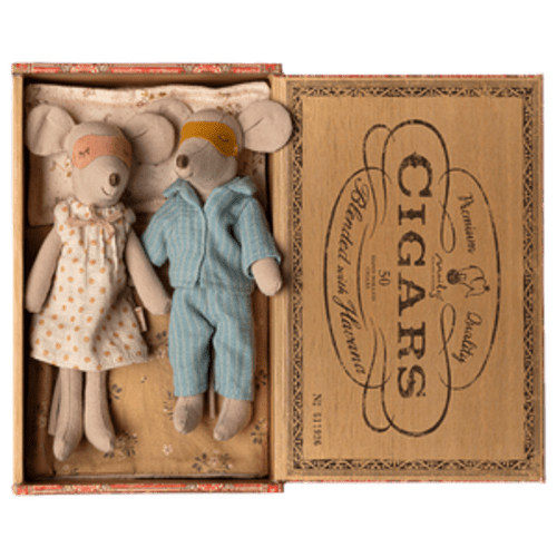 Mum & Dad in cigarbox - Maileg USA