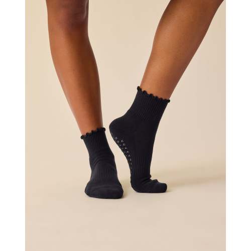 Non-Slip Ruffle Ankle Socks | Black - Kindred Bravely