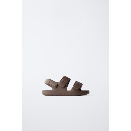 RUBBERIZED BUCKLED SANDALS - Brown | ZARA United States