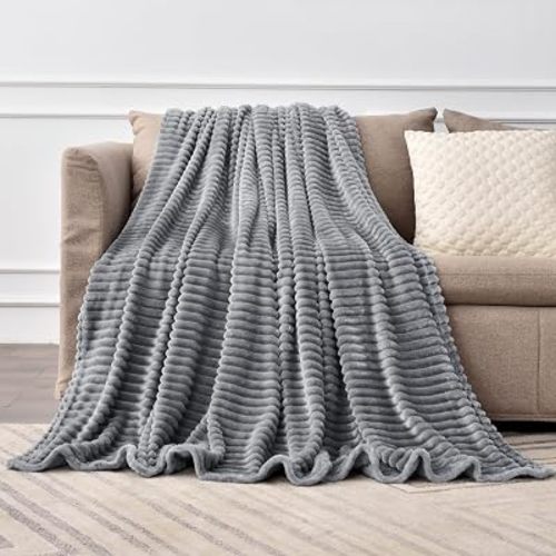 BEDELITE 3D Ribbed Jacquard Grey Fleece Throw Blanket for Couch, 50x70 Inch