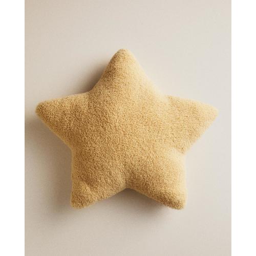 KIDS’ LARGE FAUX SHEARLING STAR CUSHION