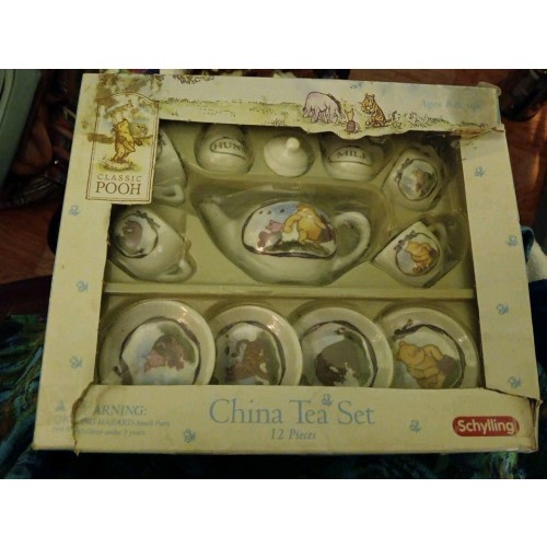 Schylling Vtg. Winnie the Pooh & Friends 12Pc Mini China Tea Set -Box Damaged