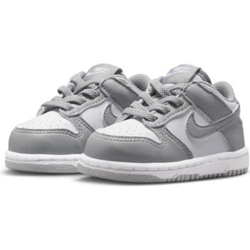 Kids' Dunk Low Basketball Sneaker, 3 M