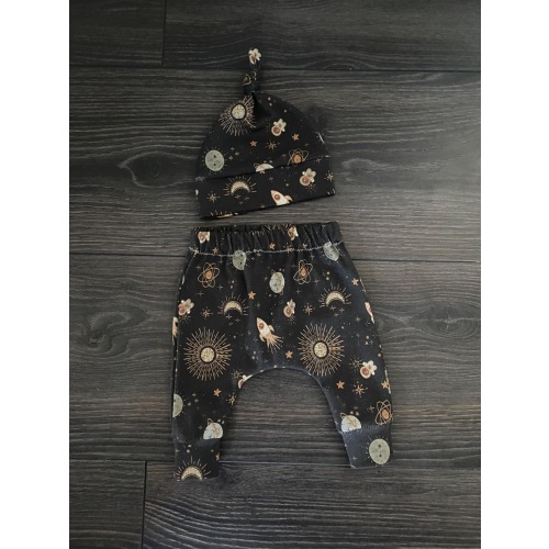 Organic Baby Outfit: Moon & Stars Harem Pants with Knot Hat