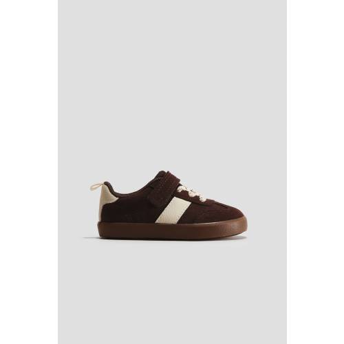 BAREFOOT SNEAKERS