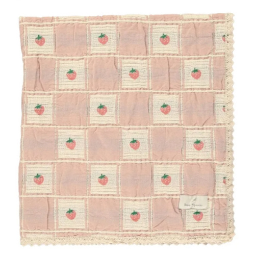 Strawberry Patchwork Blanket | Danrie