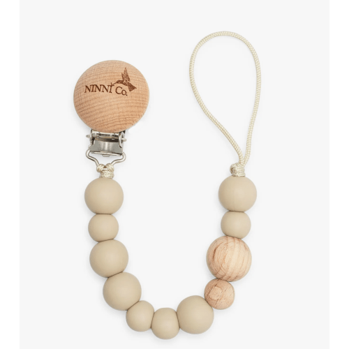 Ninni Co. Toffee Brown Pacifier Clip
