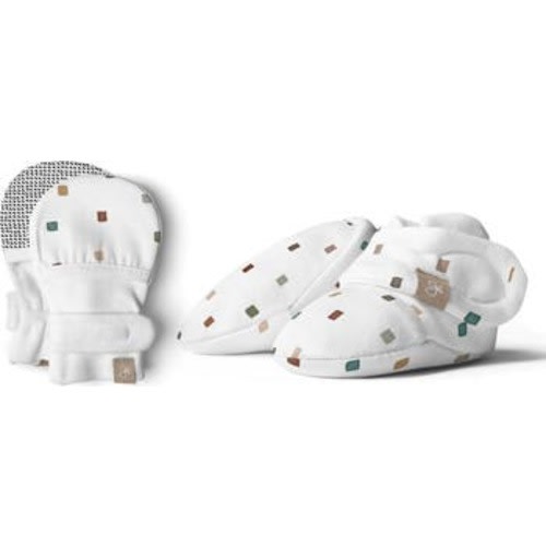 Goumi Stay On Baby Mitts & Boots Set