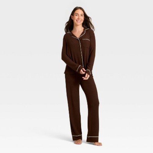 Women's Cozy Ribbed Notch Collar Long Sleeve Shirt and Pants Pajama Set - Auden™ Brown L