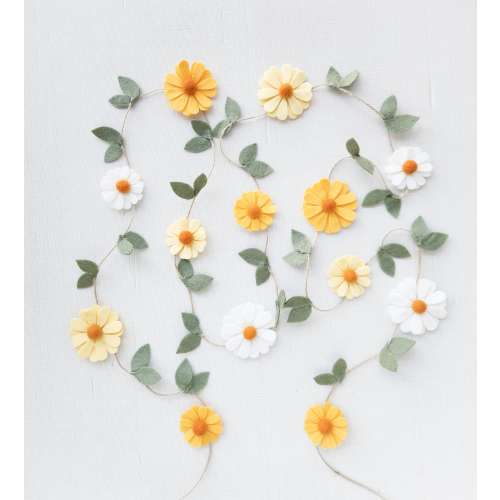 Wool Felt Daisy Garland: Yellow & White Spring Decor