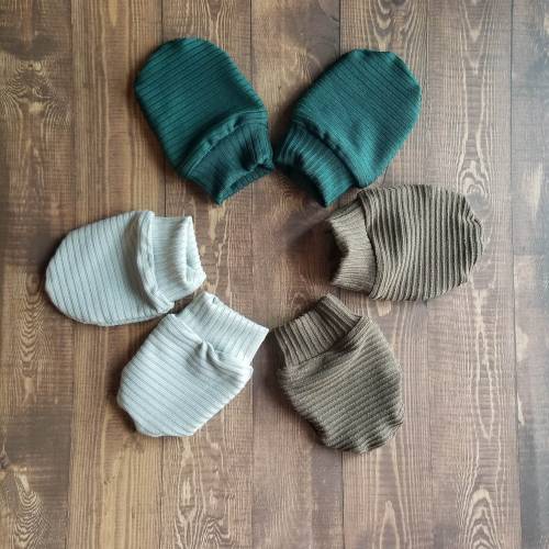 Newborn Rib Knit Mittens: Handmade No Scratch Baby Mitts