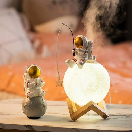 Ikohbadg Astronaut Lamp Humidifier Cute Cool Mist USB Humidifier 3 Colors Light Changing, Aroma Diffuser for Living Bedroom Office
