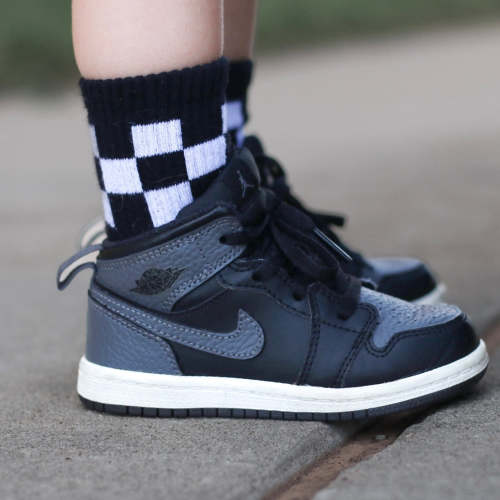 “Black & White” Checkered Socks (KIU)